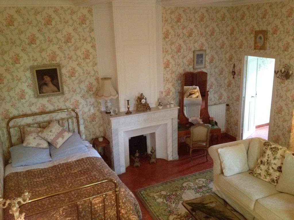 B&B Domaine Le Clos Du Pavillon Бриньол Екстериор снимка
