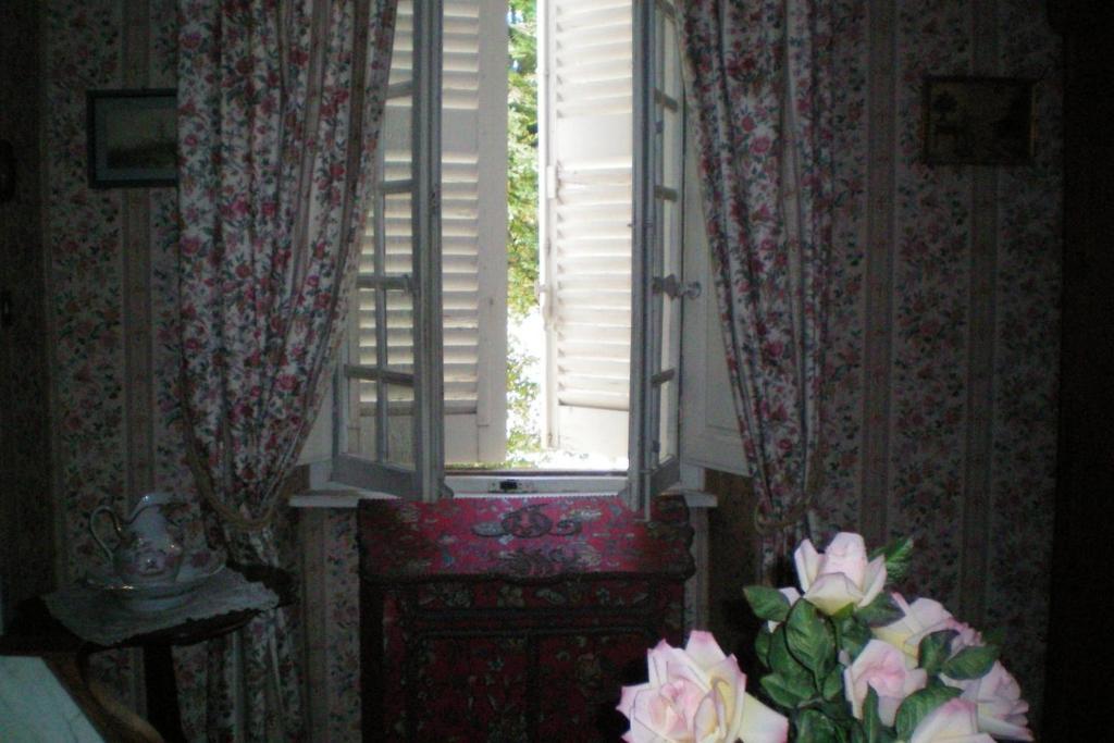 B&B Domaine Le Clos Du Pavillon Бриньол Стая снимка