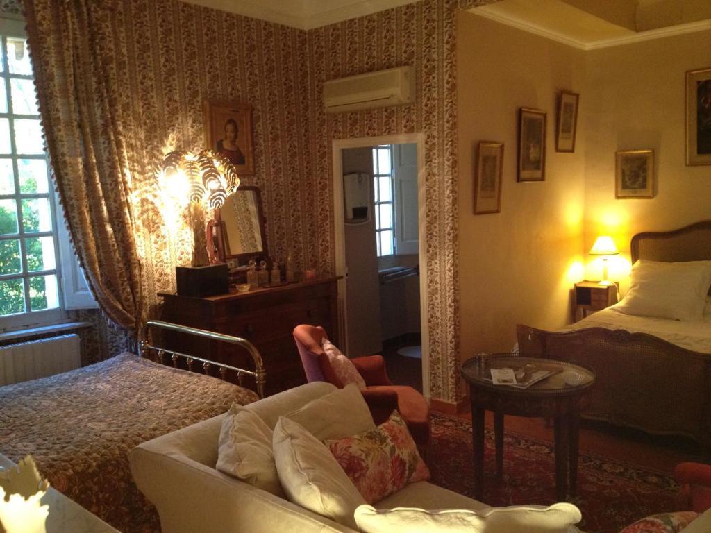 B&B Domaine Le Clos Du Pavillon Бриньол Стая снимка