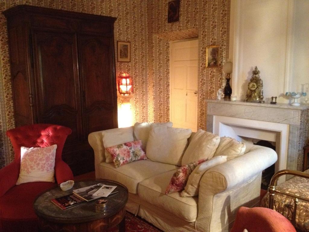 B&B Domaine Le Clos Du Pavillon Бриньол Стая снимка